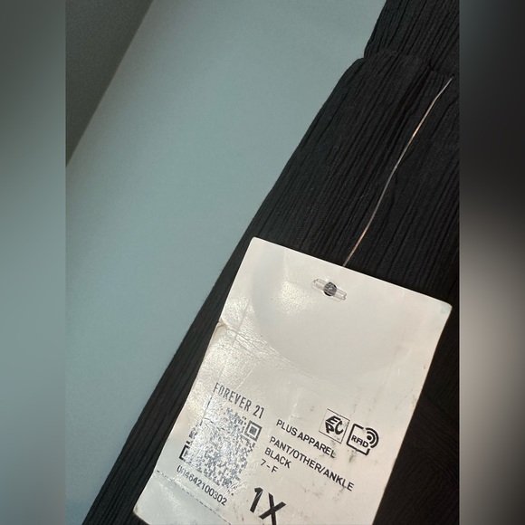 Forever 21 Plus Size Textured Tie-Waist Pants in Black - Picture 11 of 11